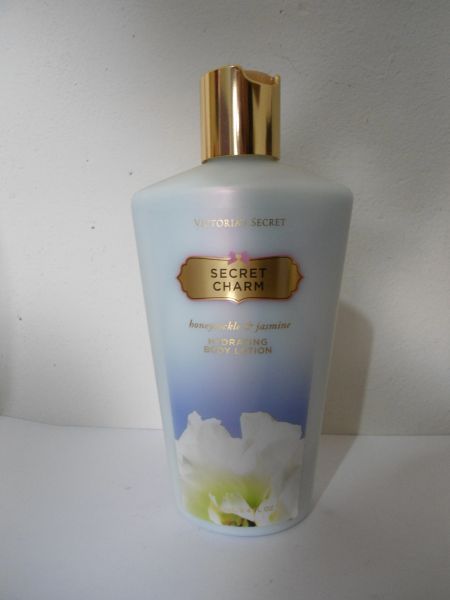 Secret Charm Hydrating Body Lotion 250 ml
